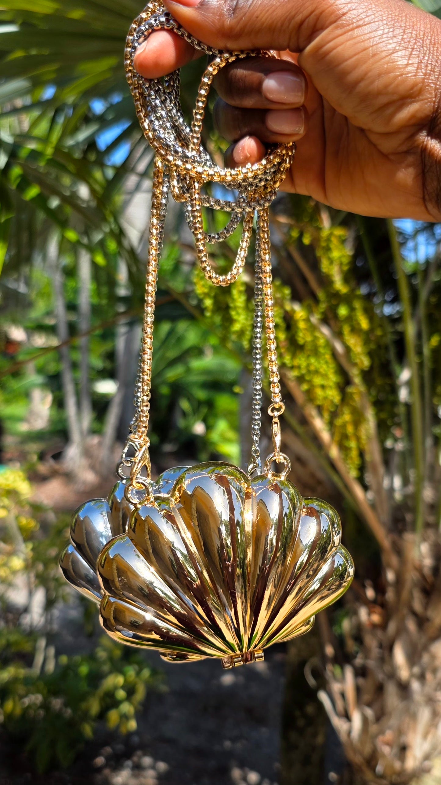 AMBER MINI CLUTCH
