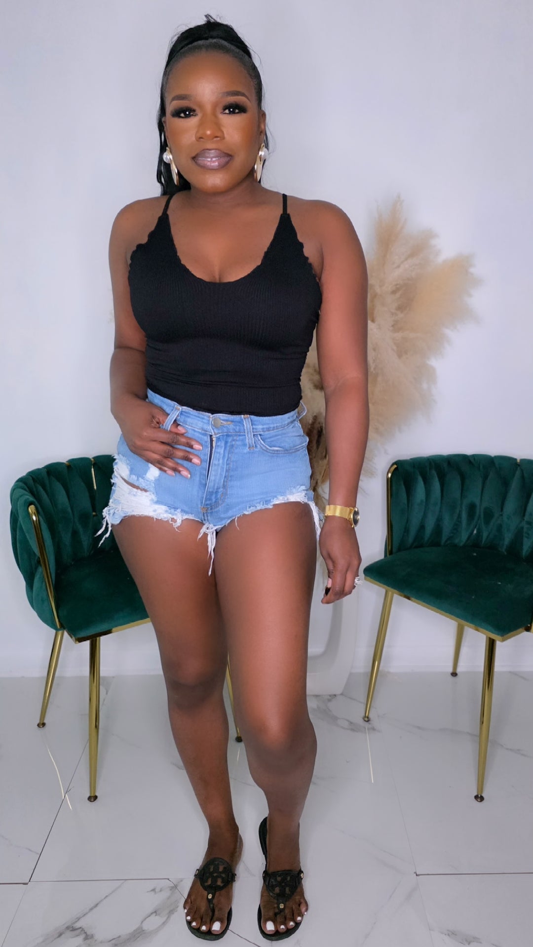 EVERYDAY LOOK CROP TOP -BLACK