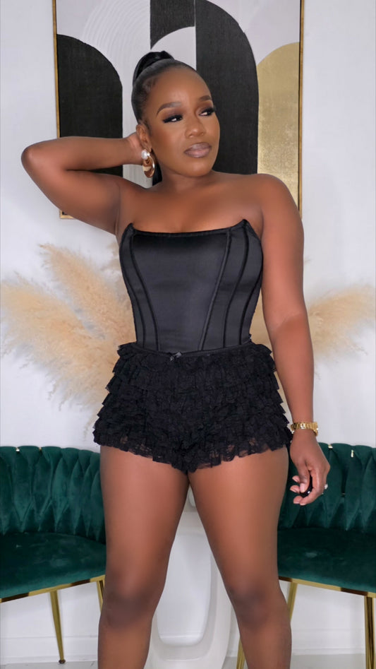 CHARMED SHORTS - BLACK