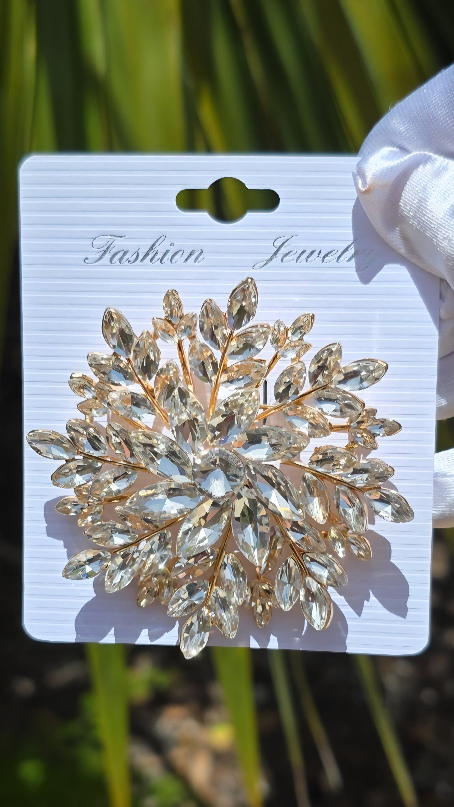 GIANNA BROOCH